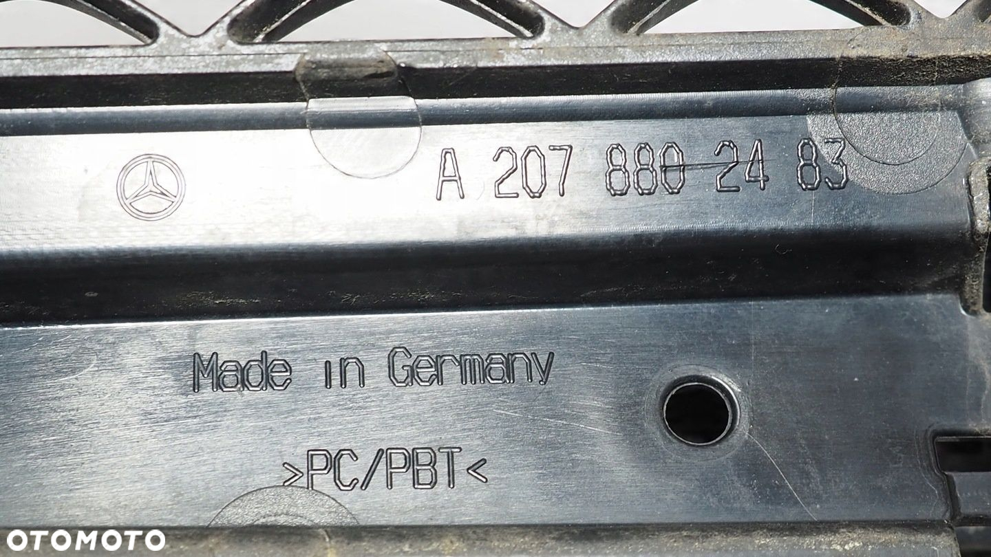 Mercedes E Klasa W207 lift AMG grill atrapa chłodnicy A2078802483 - 5
