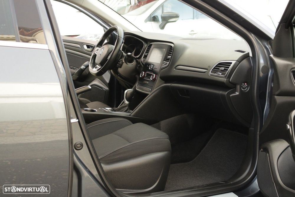 Renault Mégane Sport Tourer 1.5 Blue dCi Limited EDC - 20