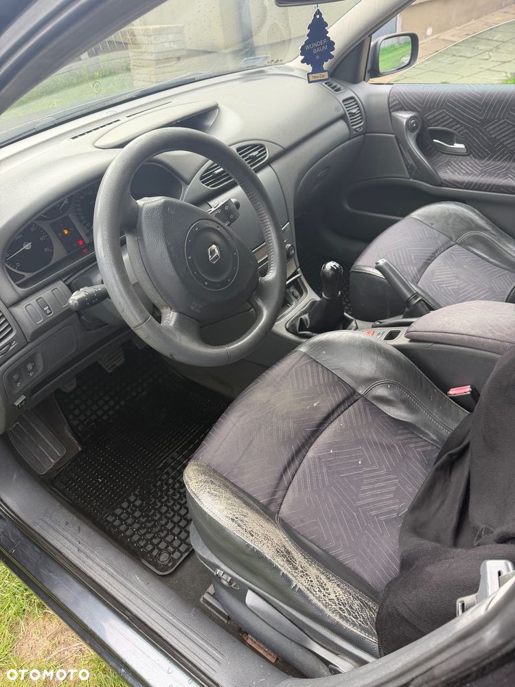 Renault Laguna 1.8 RXE - 11