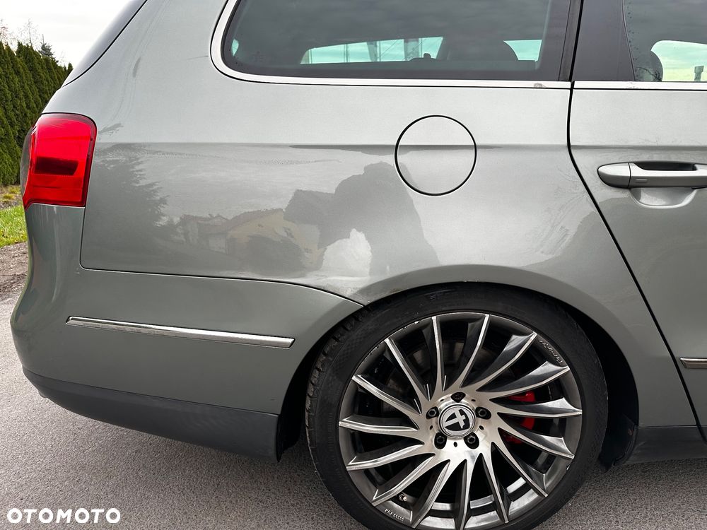 Volkswagen Passat Variant 3.2 V6 FSI 4Mot Highline DSG - 17