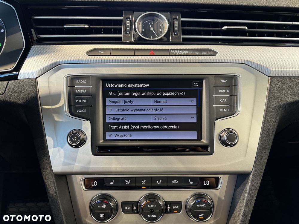 Volkswagen Passat - 28