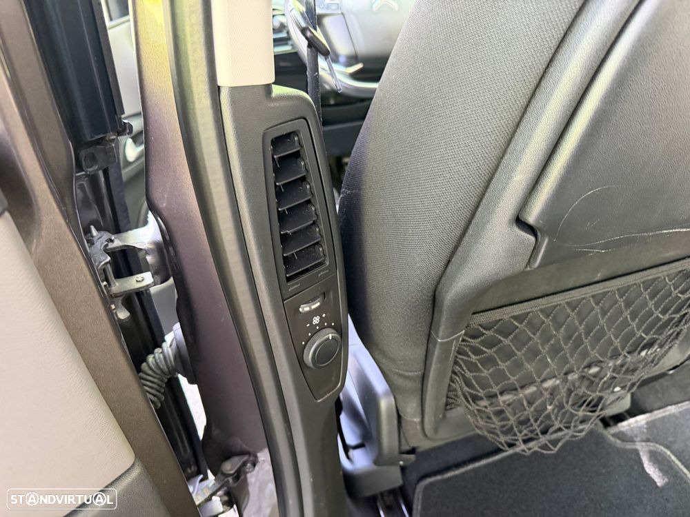 Citroën C4 Spacetourer 1.6 BlueHDi Live - 26