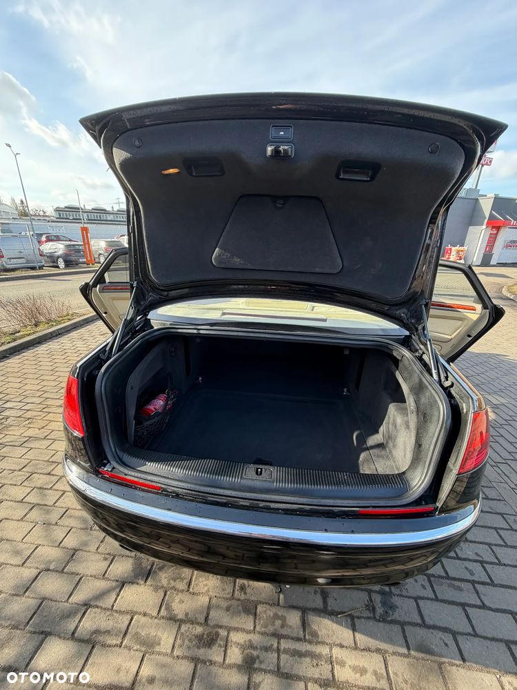 Audi A8 4.2 Quattro - 12