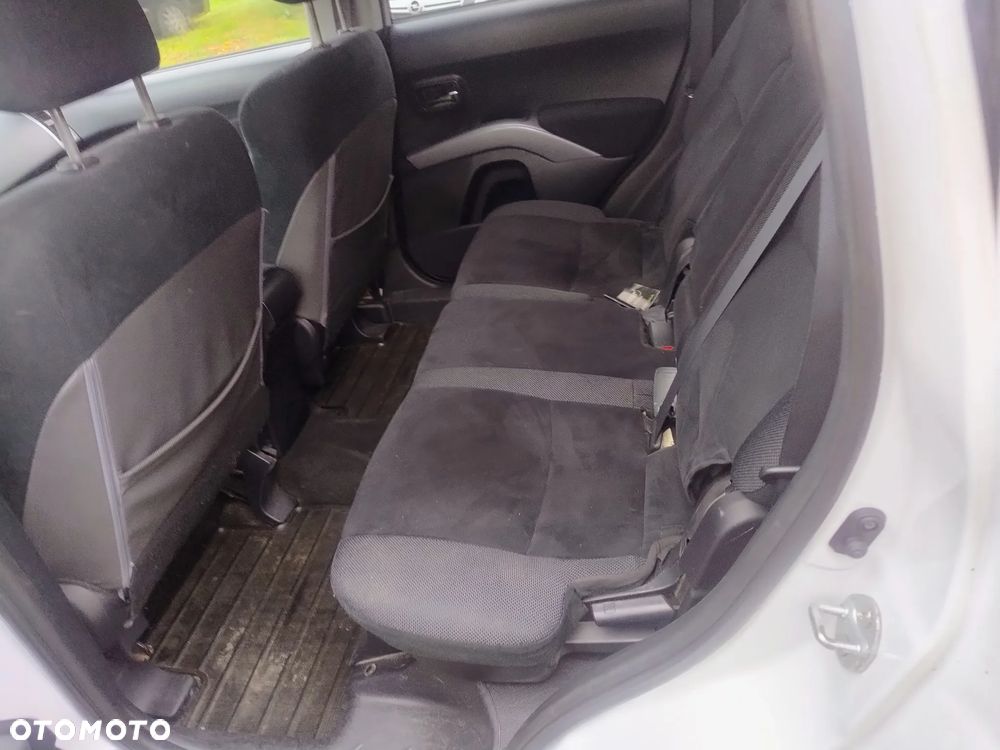 Mitsubishi Outlander 2.4 2WD - 12