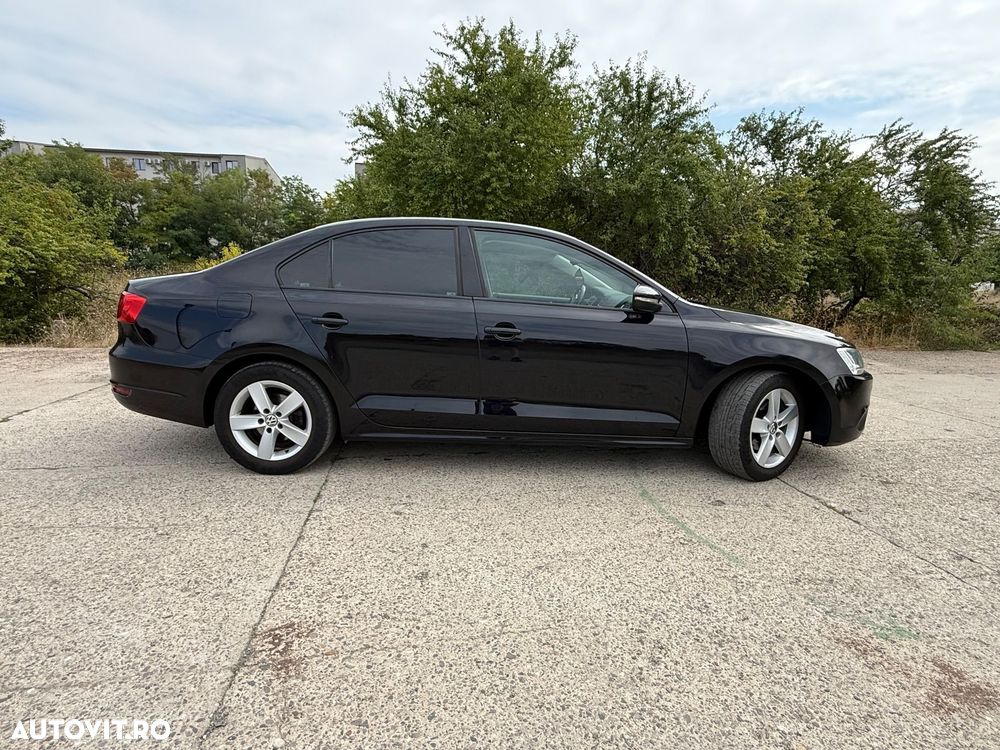 Volkswagen Jetta 1.6 TDI Highline - 3