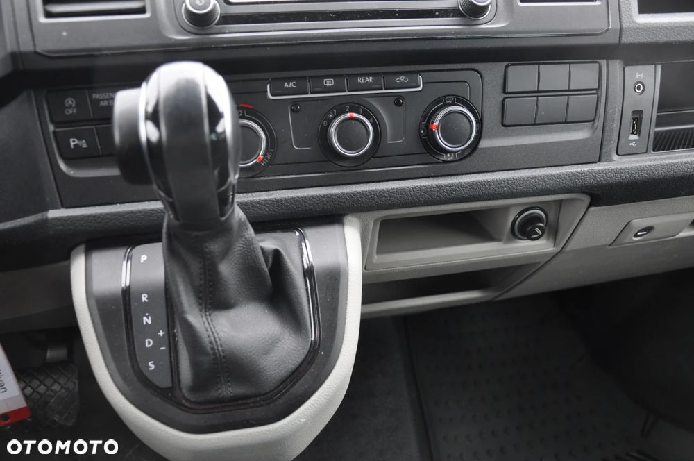 Volkswagen Caravelle 2.0 TDI L1 Highline DSG - 12