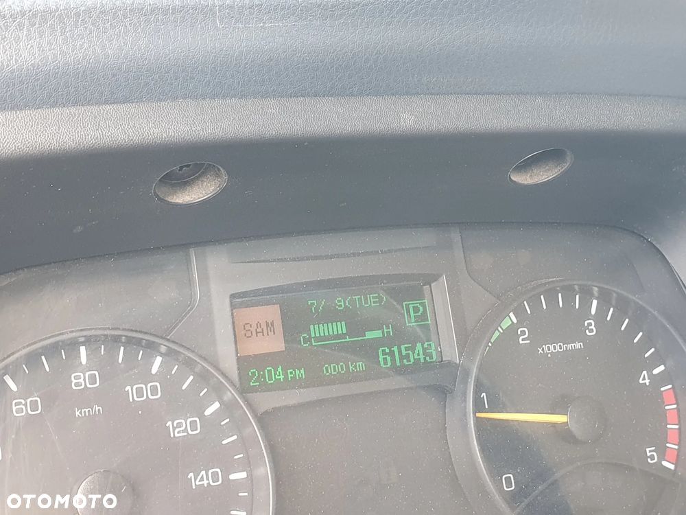 FUSO Canter 7C15 - 17