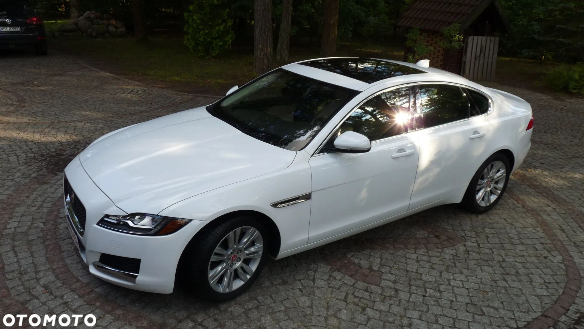 Jaguar XF 35t AWD Portfolio - 1