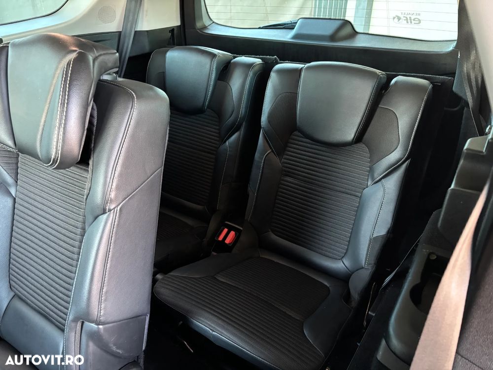 Renault Grand Scenic - 36
