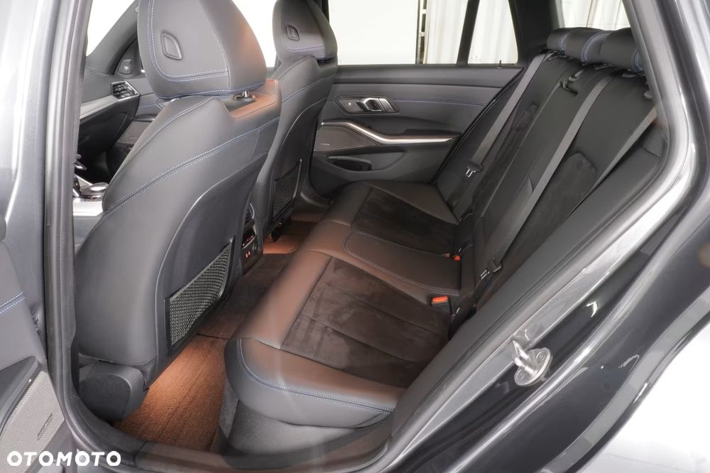 BMW Seria 3 330i xDrive M Sport sport - 19