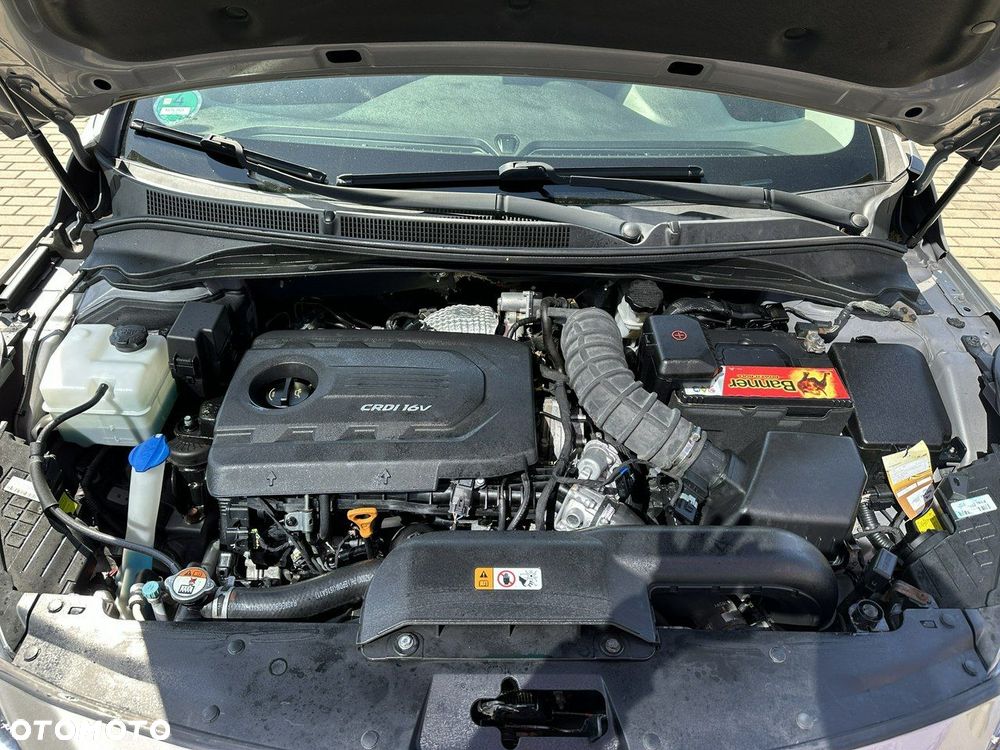 Hyundai i40 Kombi 1.7 CRDi DCT Premium - 37