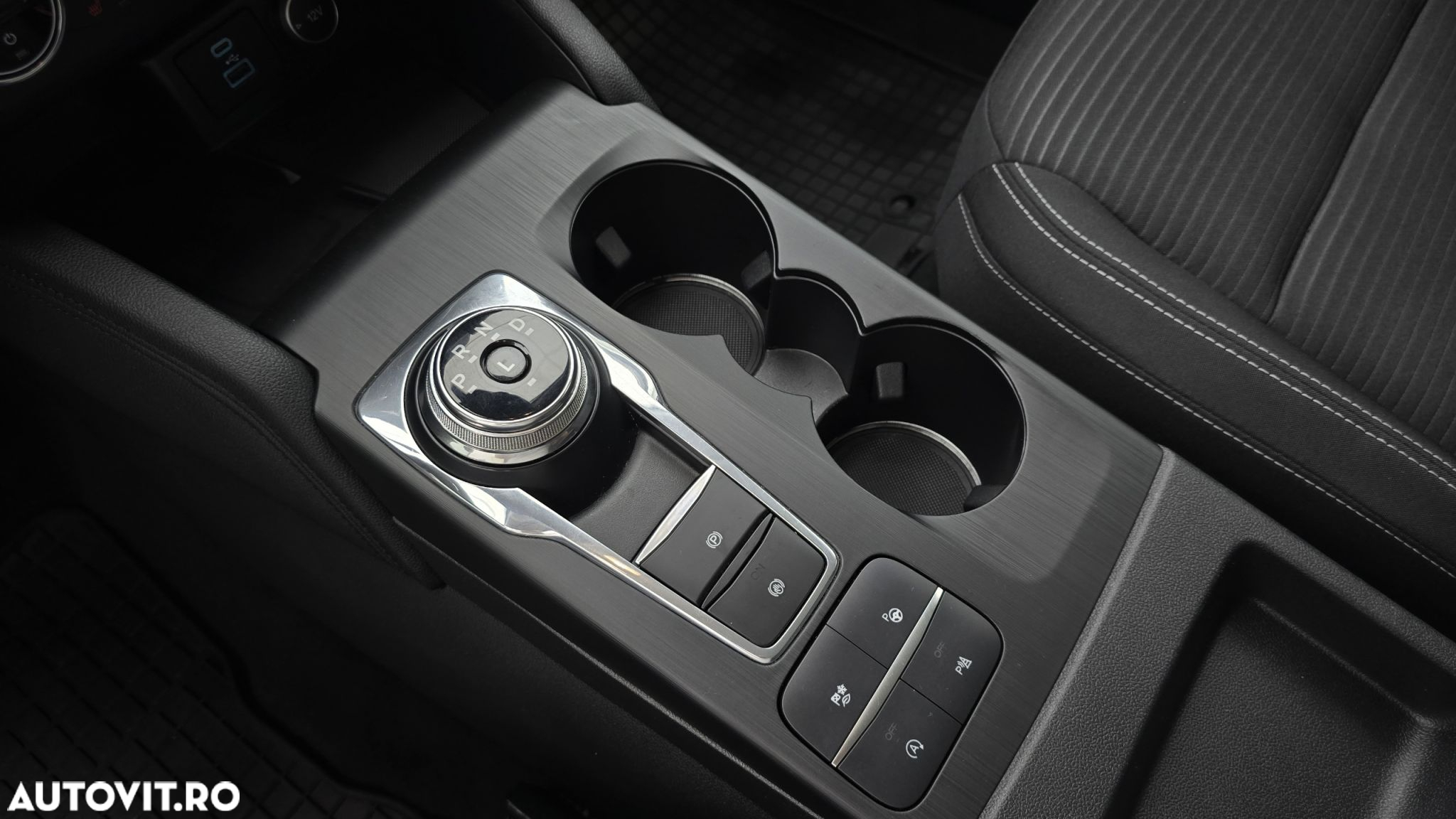 Ford Kuga - 17