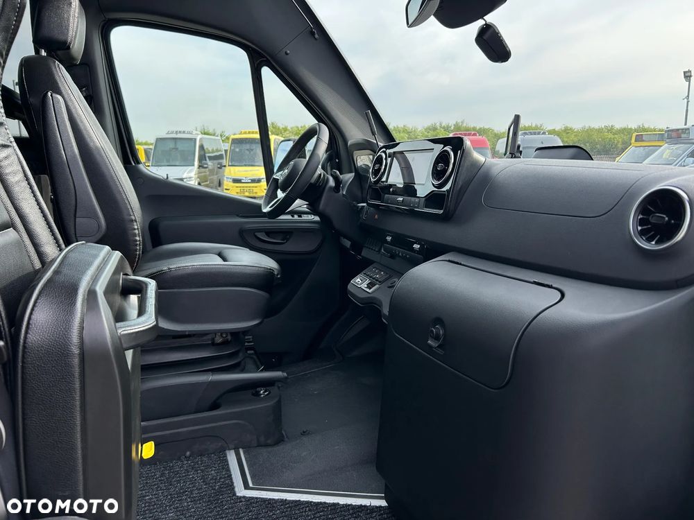 Mercedes-Benz Sprinter 519 - 14