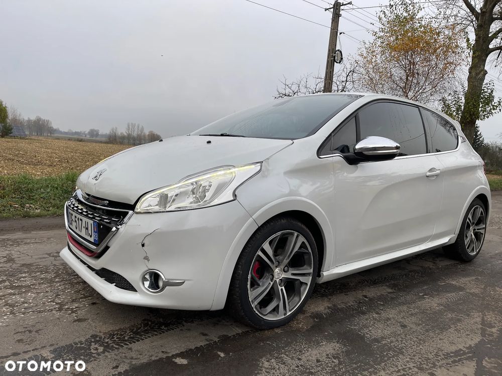 Peugeot 208 1.6 THP GTi - 5