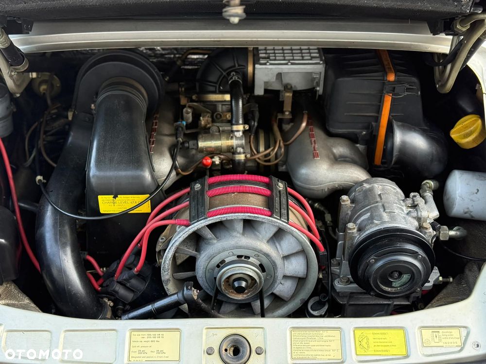 Porsche 911 - 25