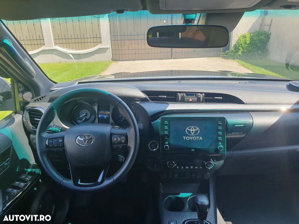Toyota Hilux - 11