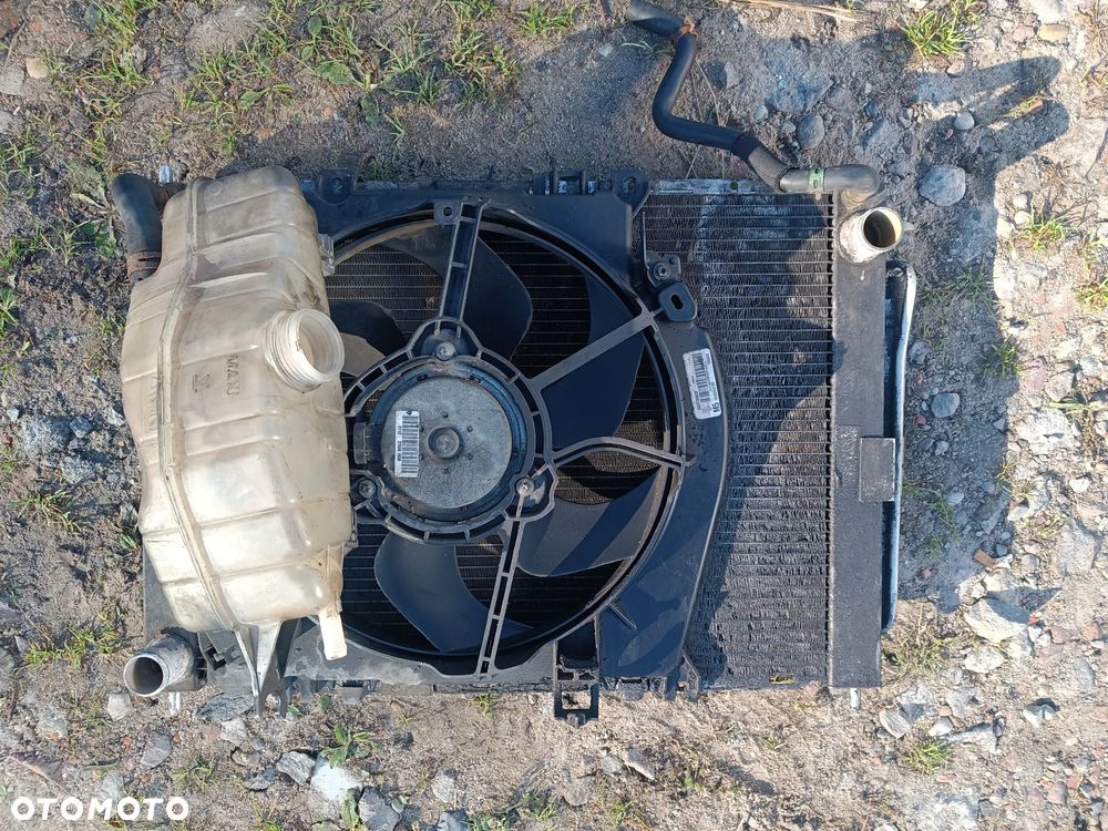 RENAULT CLIO III 1.5 DCI CHŁODNICA WODY KLIMATYZACJI 8200688390 - 1