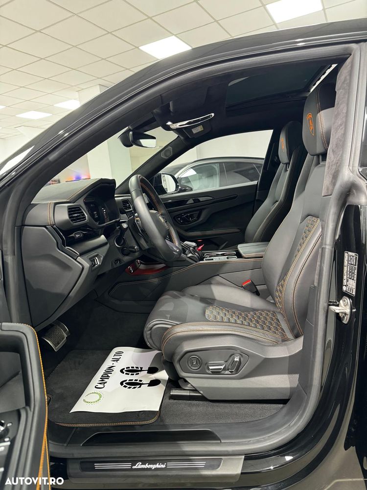 Lamborghini URUS - 30