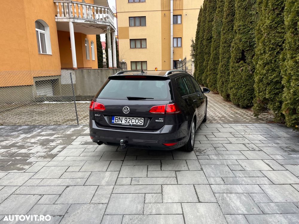 Volkswagen Golf - 22
