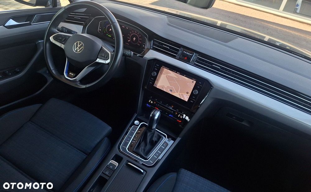 Volkswagen Passat - 10