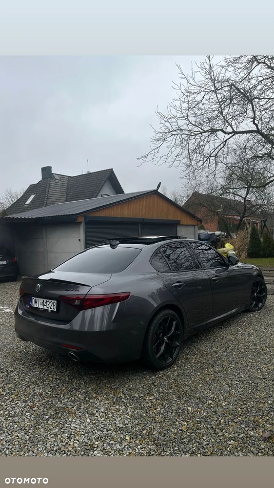 Alfa Romeo Giulia - 9