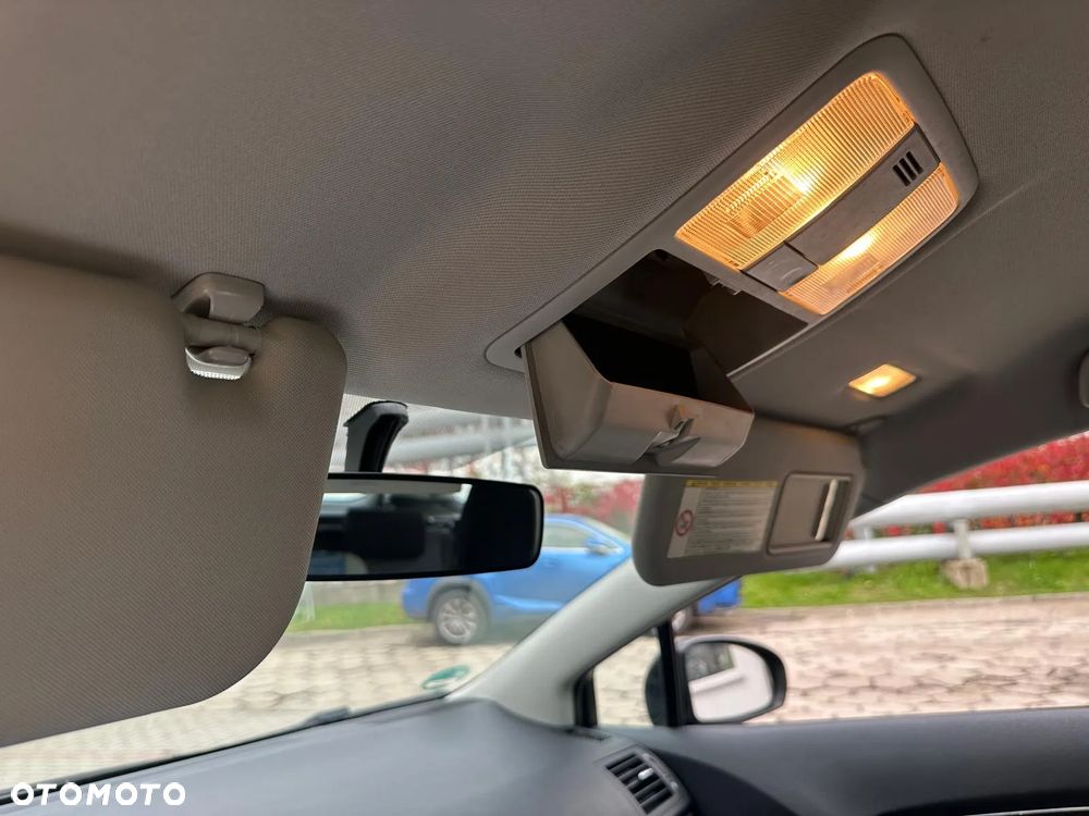 Toyota Avensis Touring Sports 1.8 Comfort - 23