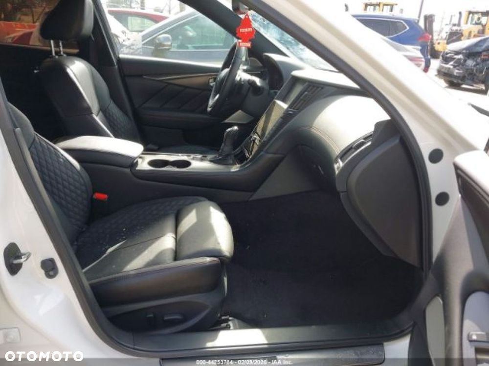 Infiniti Q50 - 9