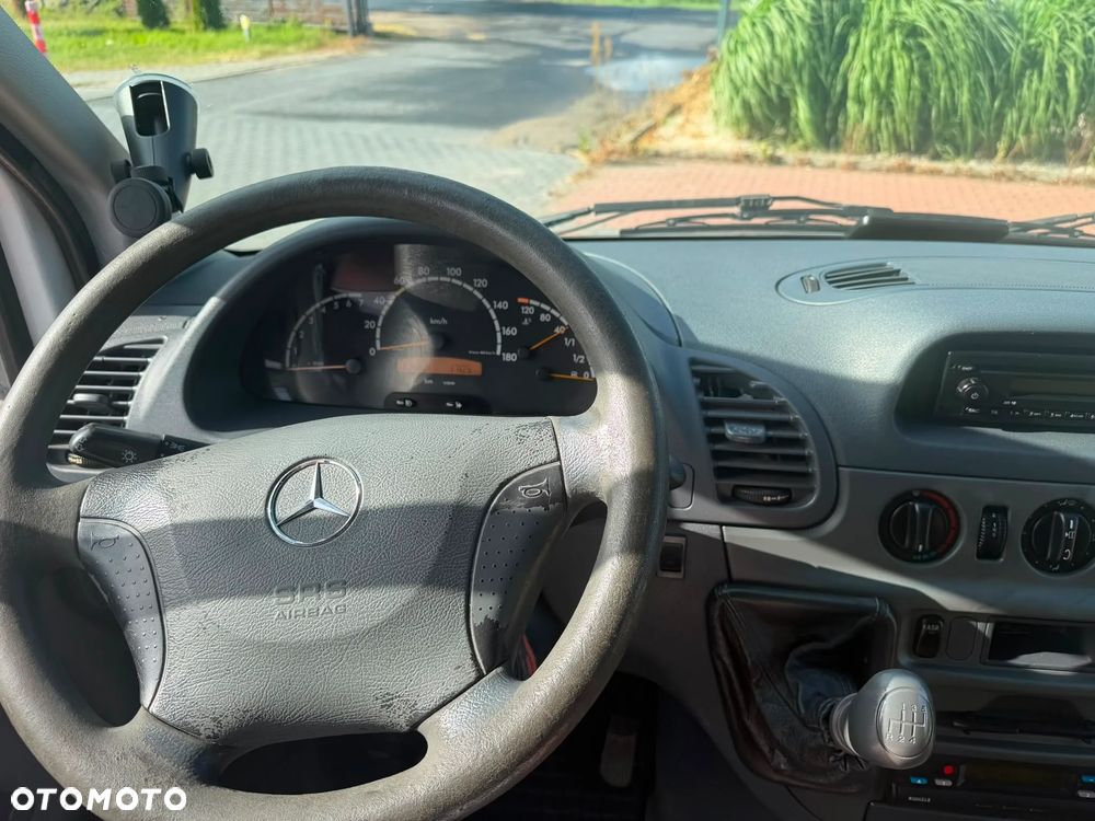 Mercedes-Benz Sprinter - 21