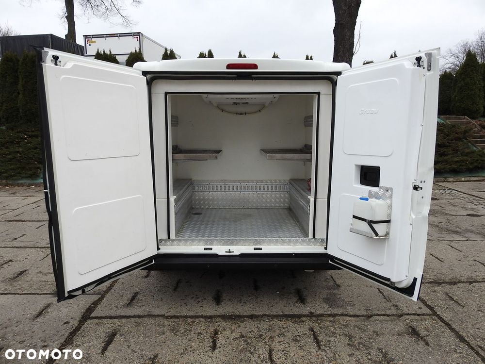 Peugeot BOXER FURGON CHŁODNIA  -5*C DWIE KOMORY  TEMPOMAT KLIMATYZACJA  120KM - 12