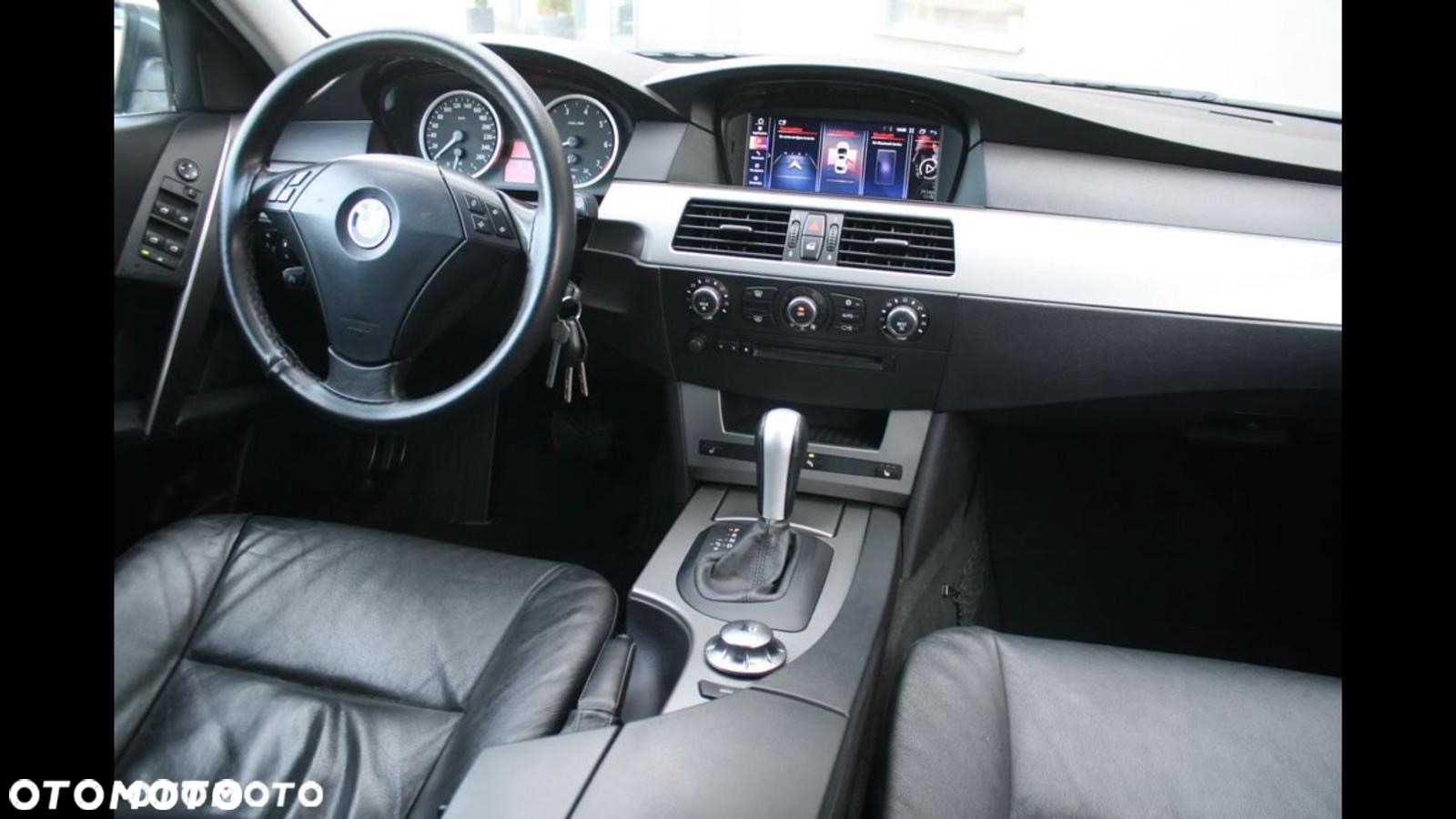 BMW Seria 5 523i - 21