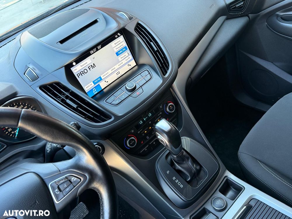 Ford Kuga - 10