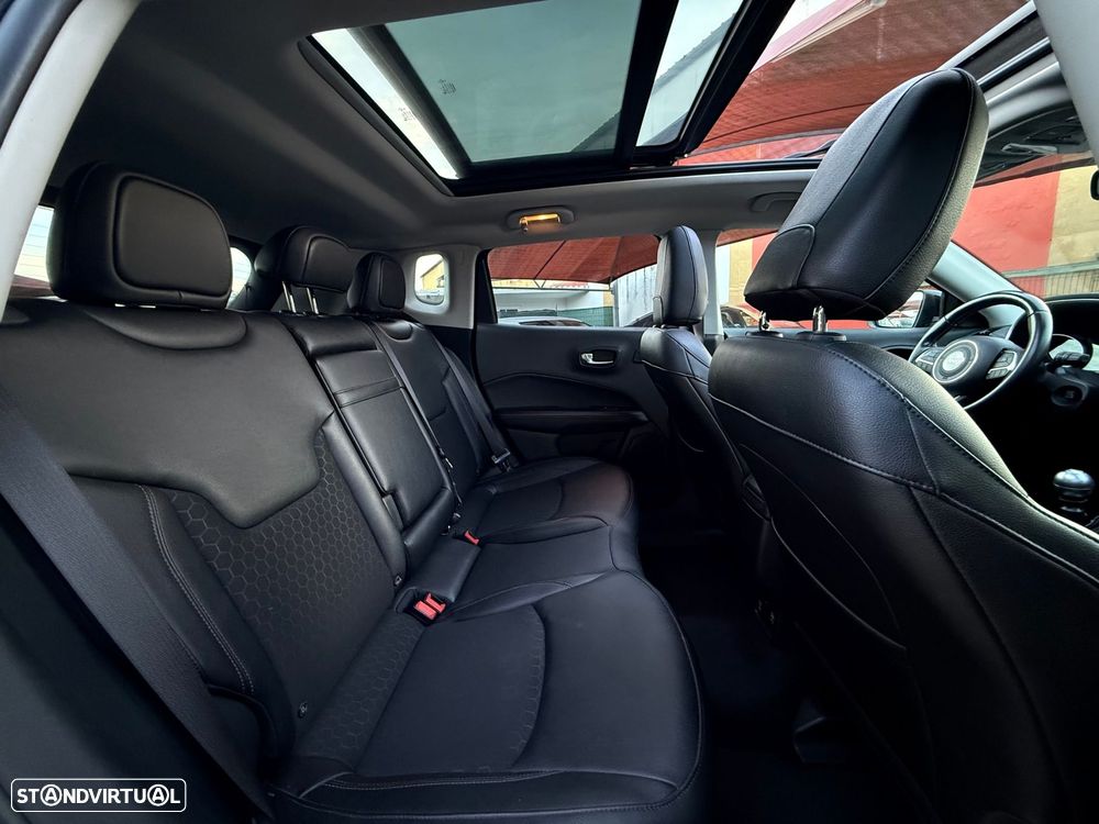 Jeep Compass 1.3 T Limited - 10