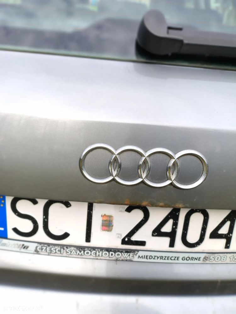 Audi A4 Avant 2.0 TDI - 9