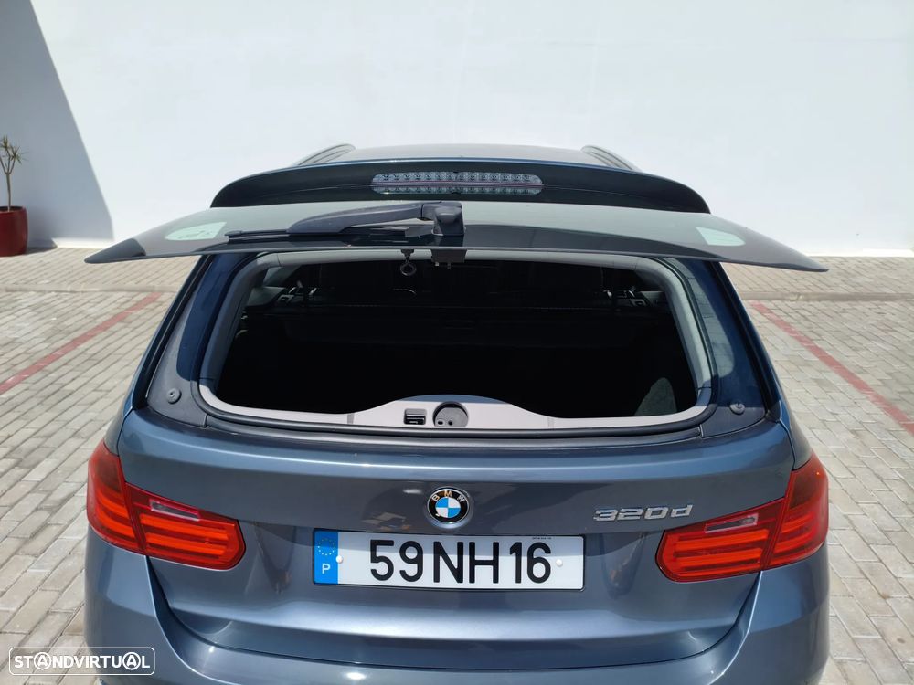 BMW 320 d Line Sport - 25
