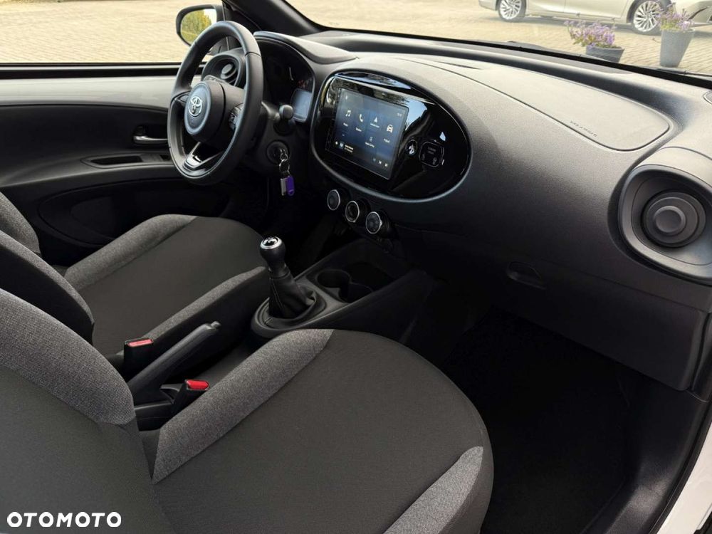 Toyota Aygo X 1.0 VVT-i X-play - 28