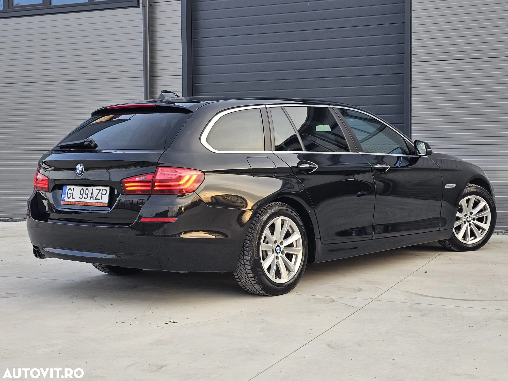 BMW Seria 5 520d Touring Aut. Luxury Line - 2