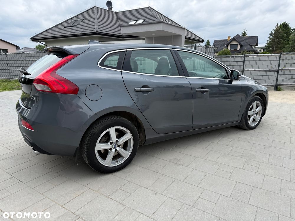Volvo V40 D3 Momentum - 5