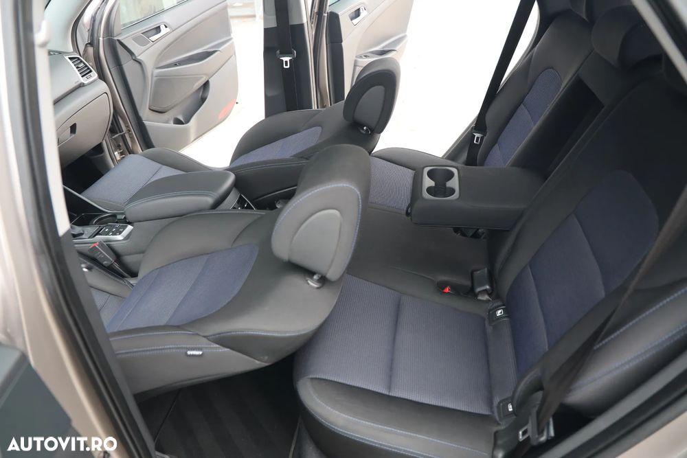 Hyundai Tucson 2.0 CRDI 4WD Automatik Premium - 6