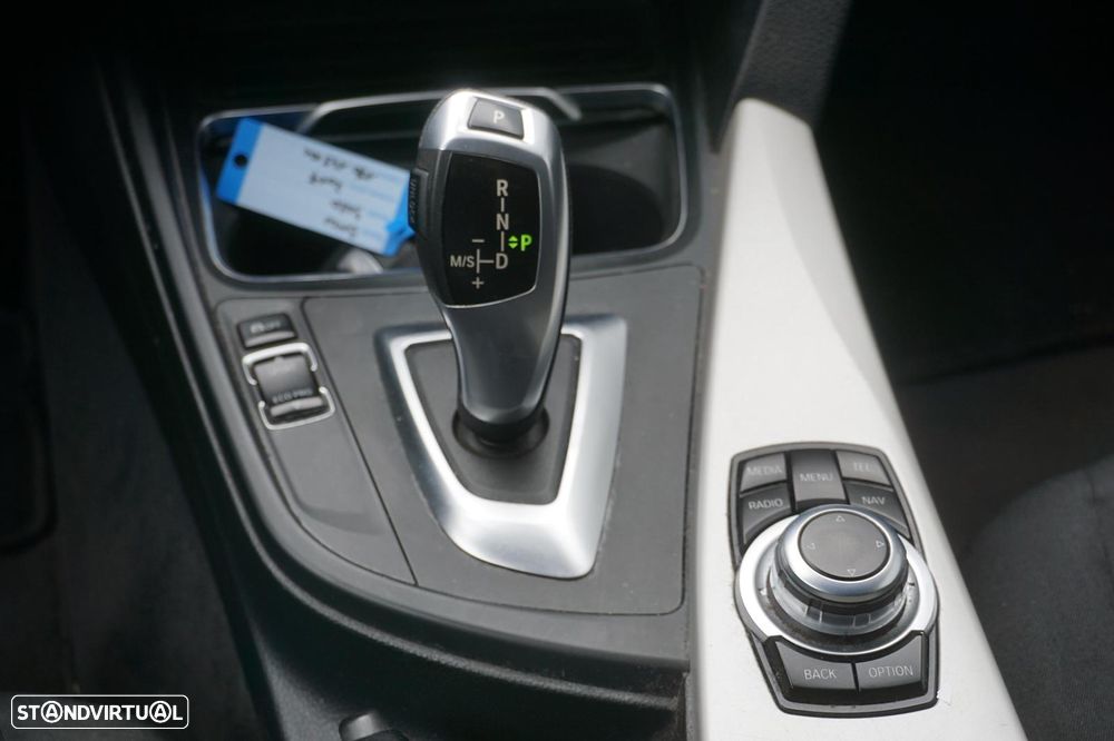 BMW 318 d Aut. Advantage - 13