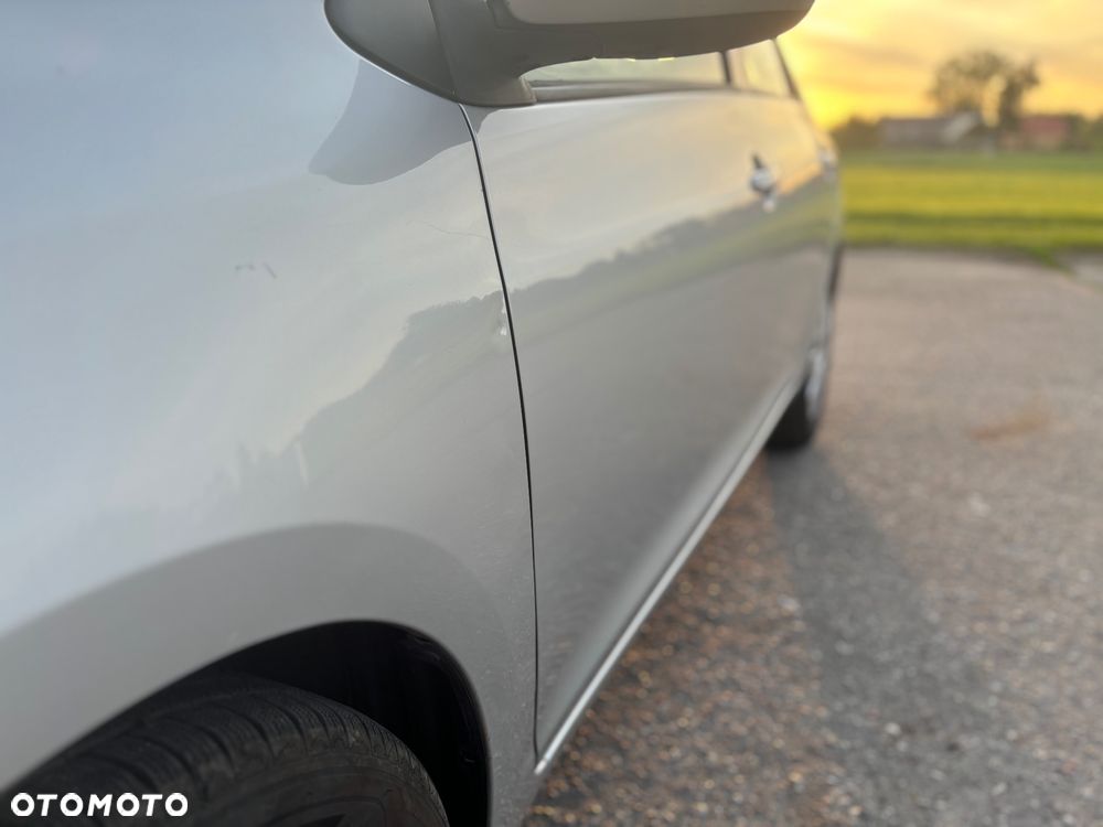 Toyota Yaris 1.5 - 6