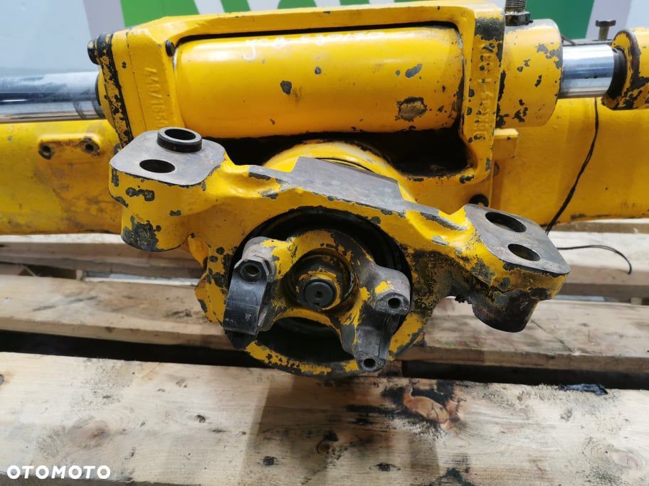 JCB 541-70 {Dyferencjał tył Ratio 23,625:1} - 2