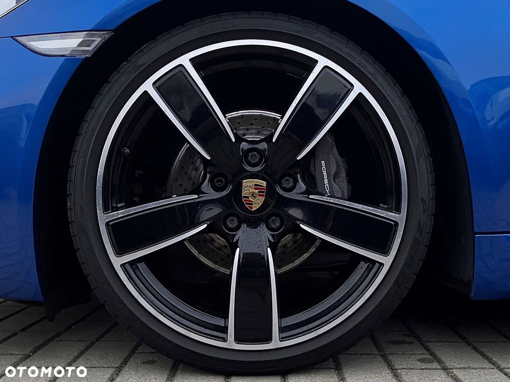 Porsche 718 Cayman - 19