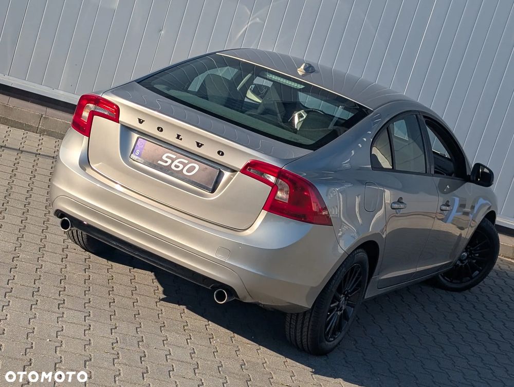 Volvo S60 T4 Momentum - 15