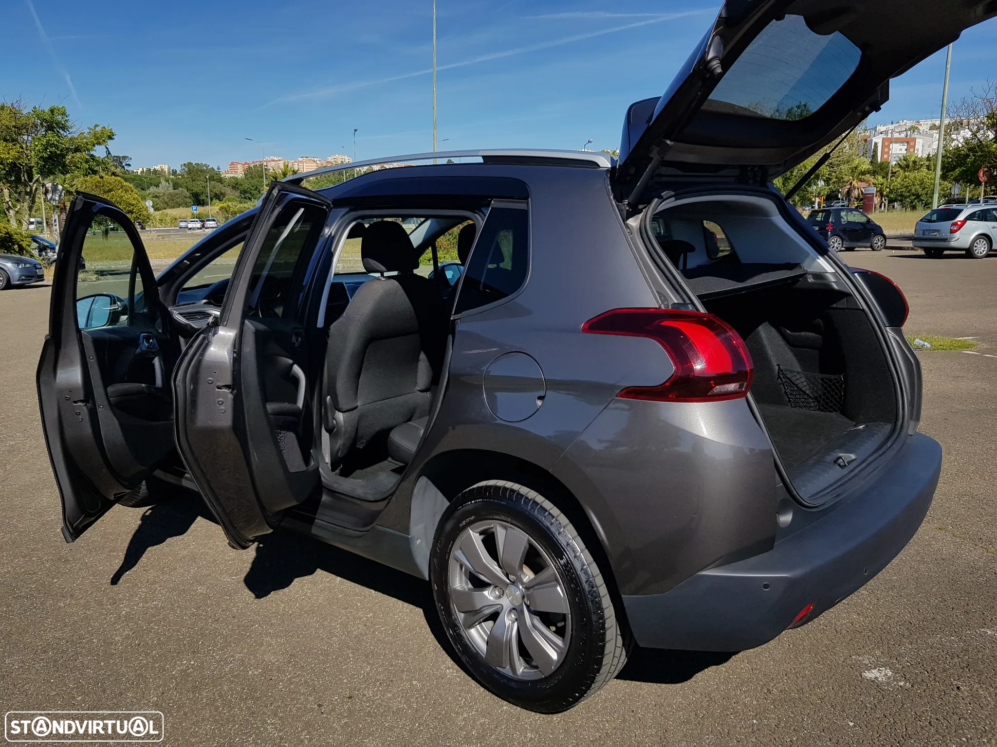 Peugeot 2008 1.5 BlueHDi Style - 53