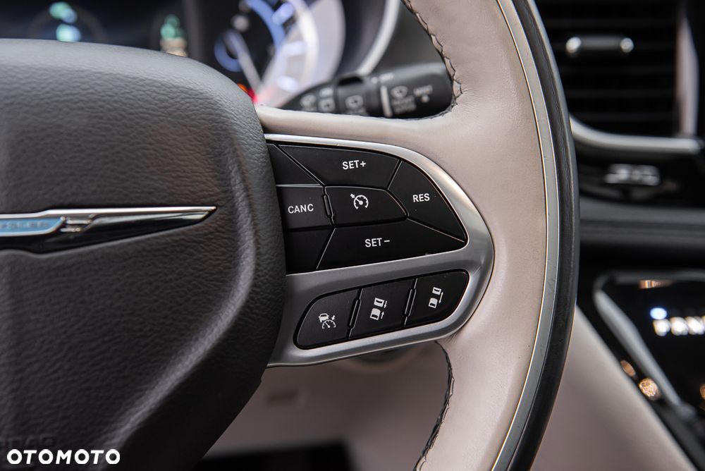 Chrysler Pacifica - 20