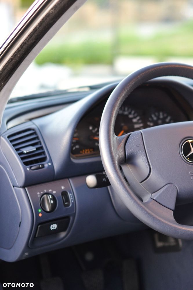 Mercedes-Benz CLK - 34