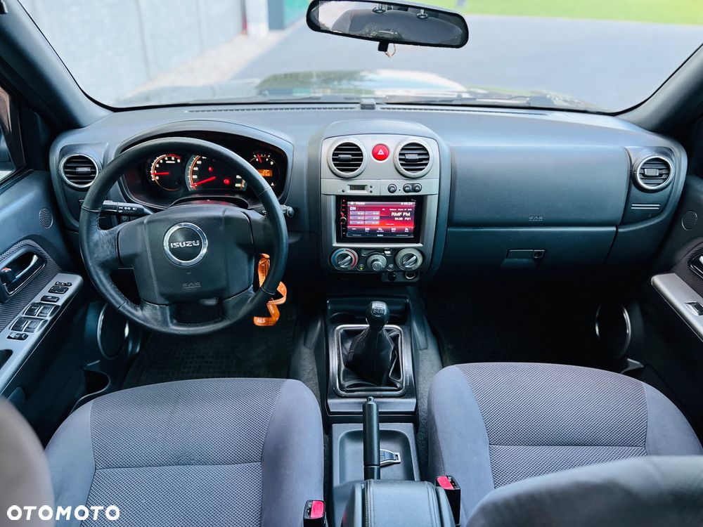 Isuzu D-Max 3.0d DC LS - 23