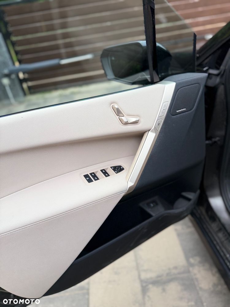BMW iX - 8