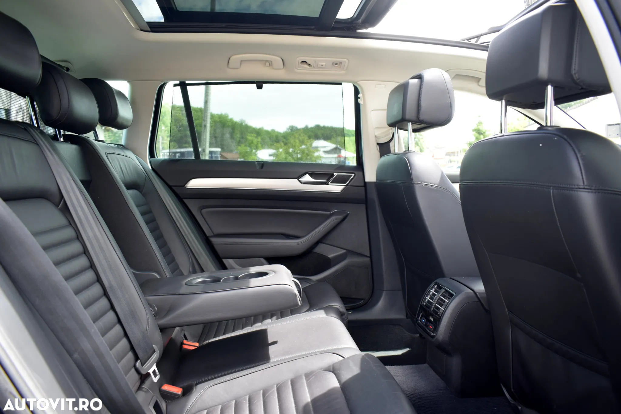 Volkswagen Passat Variant 2.0 TDI DSG 4Motion Highline - 12