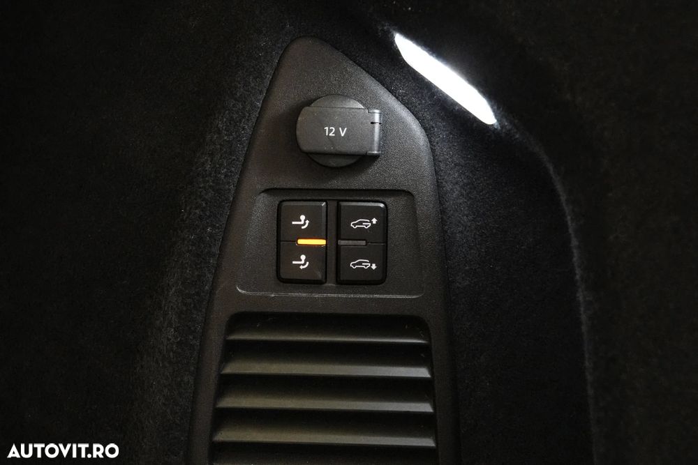 Volkswagen Touareg 3.0 V6 TDI 4Motion DPF Automatik R-Line - 33